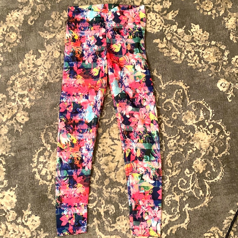 Wild and funky print yoga pants leggings size small